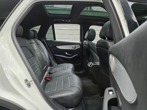 Used 2021 Mercedes-Benz GLC 300 4MATIC image 17