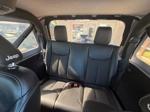Used 2014 Jeep Wrangler Sport AWD/4WD image 9