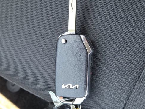 Used 2023 Kia Sportage LX FWD image 30