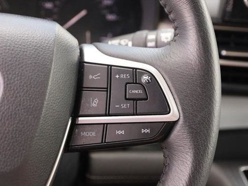 Certified 2025 Toyota Sienna XLE w/ XLE Plus Package AWD/4WD image 9