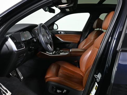 Used 2021 BMW X5 xDrive45e w/ M Sport Package AWD/4WD image 3
