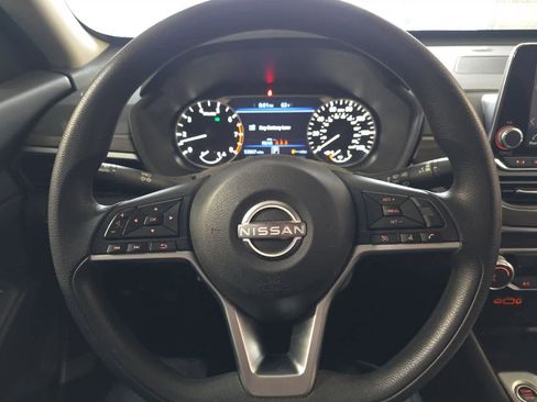 Used 2024 Nissan Altima 2.5 SV FWD image 23