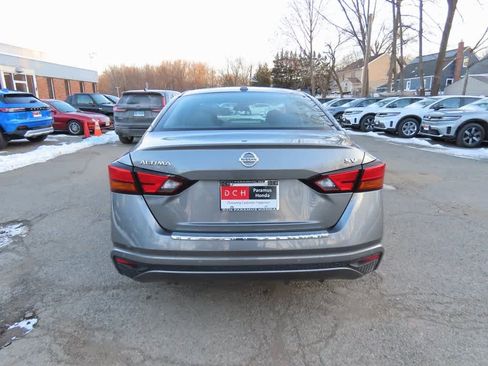 Used 2022 Nissan Altima 2.5 SV image 5