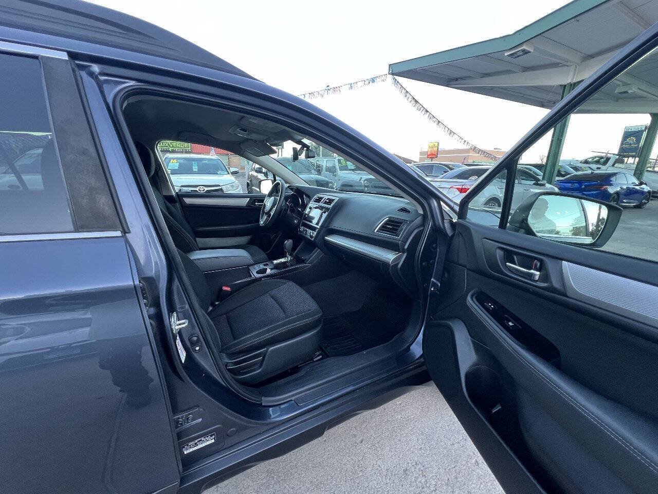 Used 2017 Subaru Outback 2.5i Premium AWD/4WD image 9