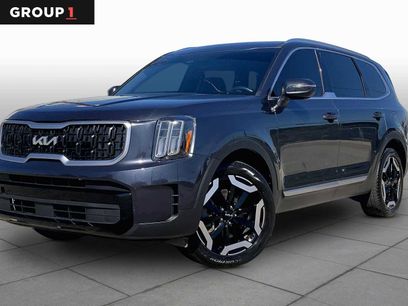 Used 2024 Kia Telluride EX w/ EX Captain's Chair Package