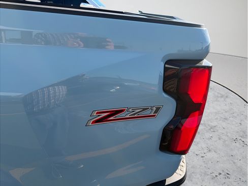 Used 2025 Chevrolet Colorado Z71 w/ Technology Package AWD/4WD image 65