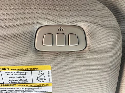 Used 2023 Ford Expedition XLT image 30