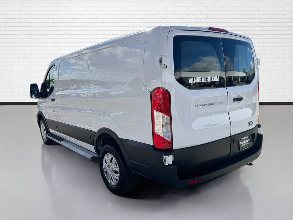 Used 2025 Ford Transit 250 Low Roof RWD image 7