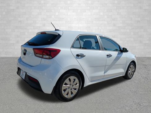 Used 2018 Kia Rio LX image 2