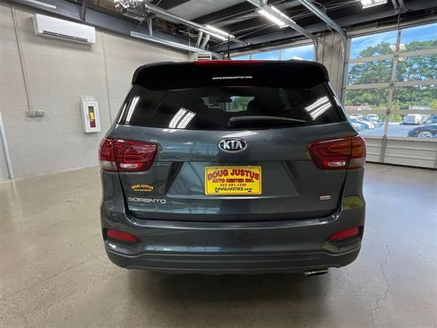 Used 2020 Kia Sorento LX FWD image 4