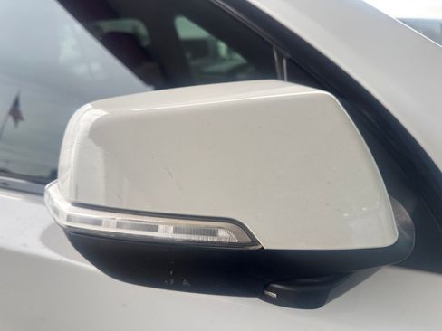 Used 2023 Chevrolet Traverse RS FWD image 18