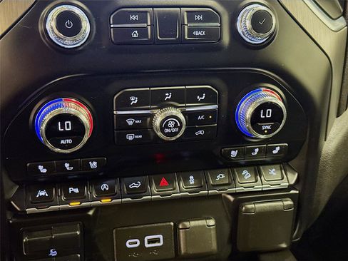 Used 2020 GMC Sierra 1500 Denali w/ Denali Ultimate Package AWD/4WD image 16