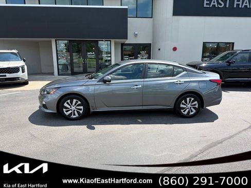 Used 2022 Nissan Altima 2.5 S FWD image 2