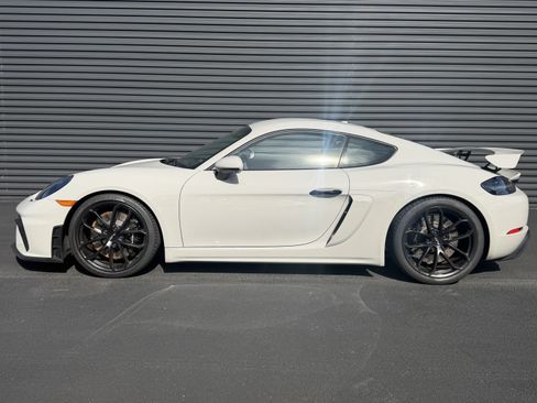 Certified 2020 Porsche 718 Cayman GT4 RWD image 2