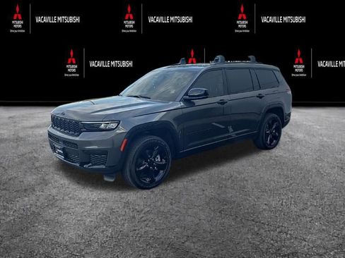 Used 2023 Jeep Grand Cherokee L Laredo AWD/4WD image 2