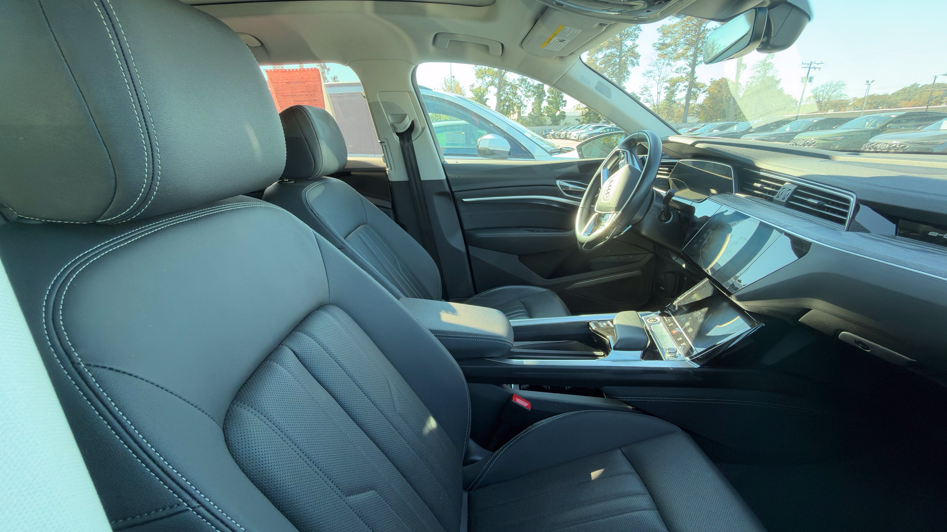 Used 2024 Audi Q8 e-tron Premium Plus AWD/4WD image 5