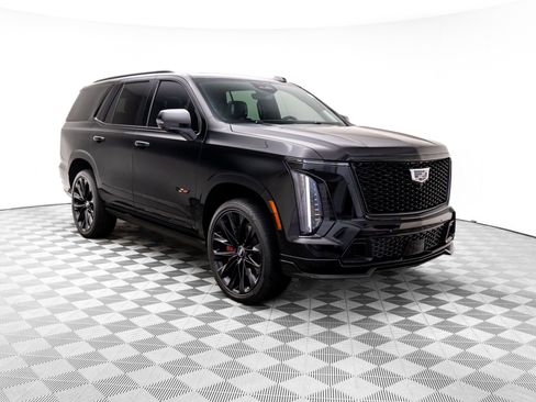 Certified 2025 Cadillac Escalade V w/ LPO, ONYX Package AWD/4WD image 8