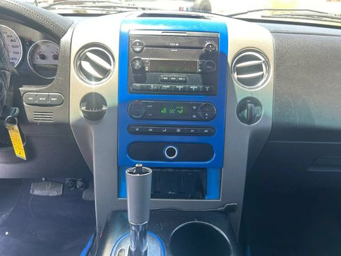 Used 2005 Ford F150 Lariat RWD image 11