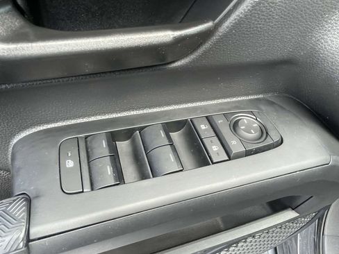 Used 2024 Toyota Tacoma SR5 w/ SR5 Upgrade Package image 19