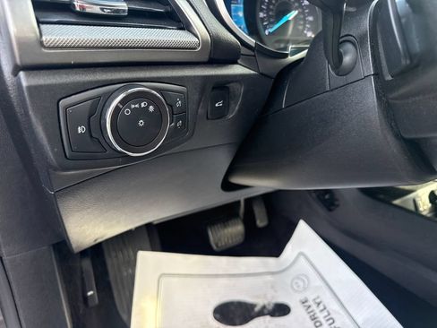 Used 2019 Ford Fusion SE w/ Equipment Group 151A FWD image 28