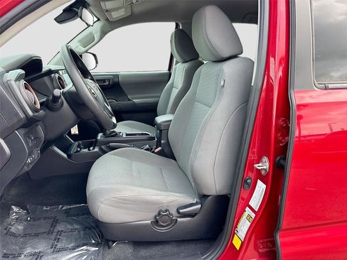 Used 2020 Toyota Tacoma SR w/ SR Convenience Package RWD image 19