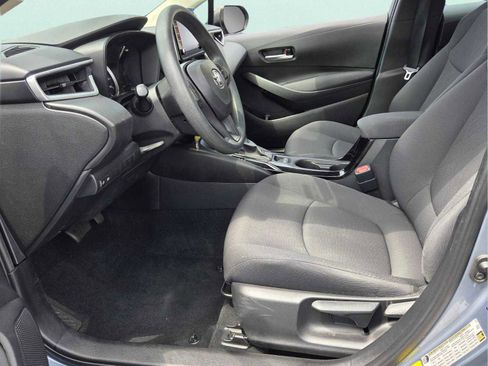 Used 2020 Toyota Corolla LE FWD image 7