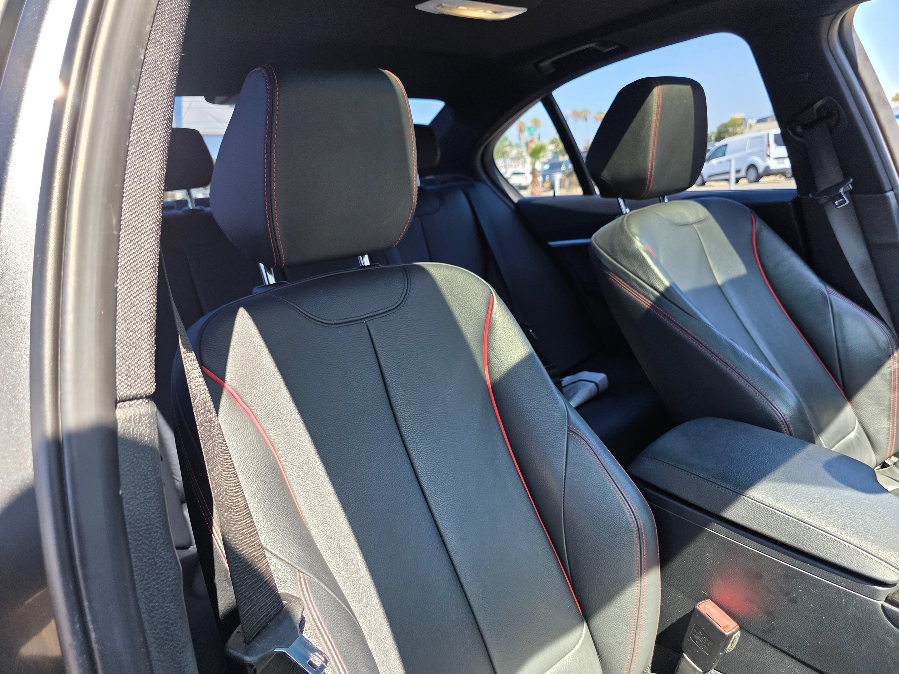 Used 2018 BMW 330i xDrive Sedan AWD/4WD image 17