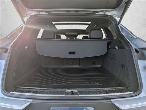 Used 2025 Porsche Cayenne image 7