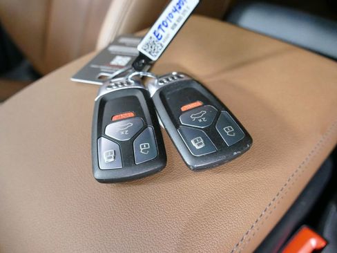 Used 2023 Audi Q5 2.0T Premium Plus w/ Premium Plus Package AWD/4WD image 28