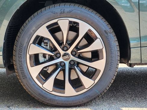 New 2026 Audi Q3 quattro 2.0T AWD/4WD image 9