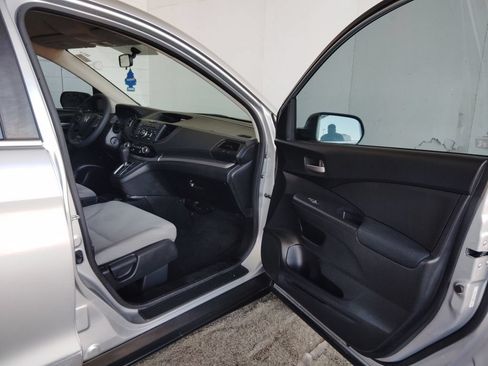Used 2015 Honda CR-V LX image 9