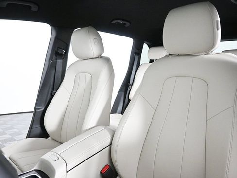 Certified 2025 Mercedes-Benz GLB 250 image 5