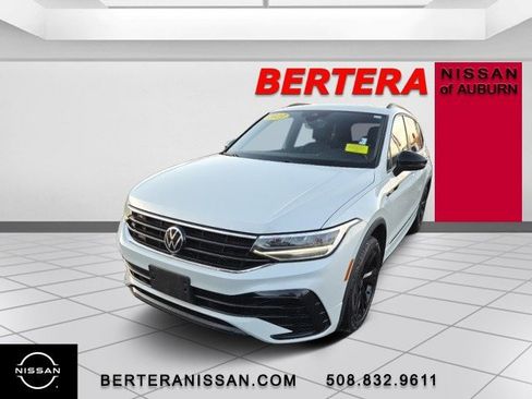 Used 2023 Volkswagen Tiguan SE R-Line image 5