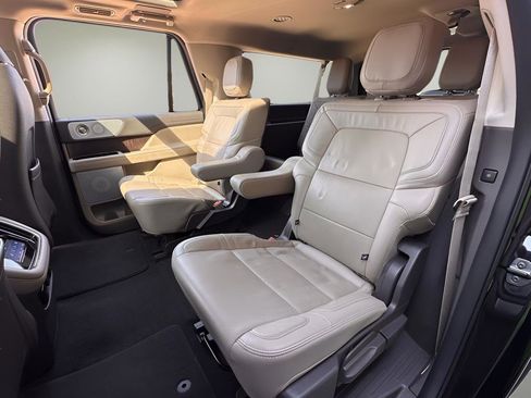 Used 2024 Lincoln Navigator L Reserve image 26