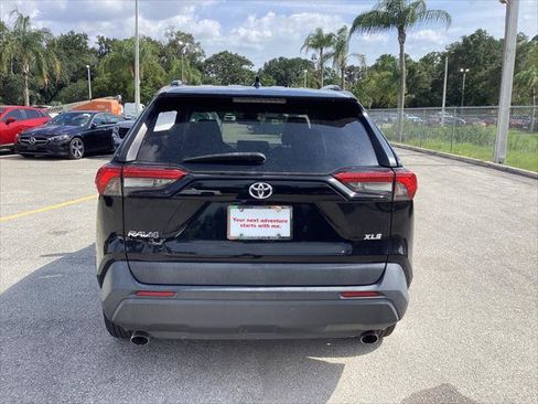 Used 2019 Toyota RAV4 XLE FWD image 7