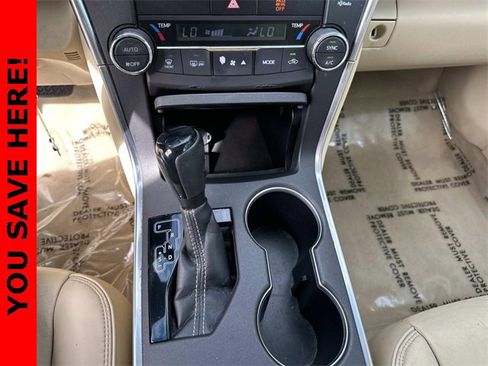 Used 2015 Toyota Camry XLE image 25