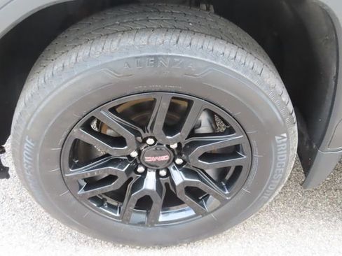 Used 2024 GMC Sierra 1500 Elevation w/ Preferred Package AWD/4WD image 16