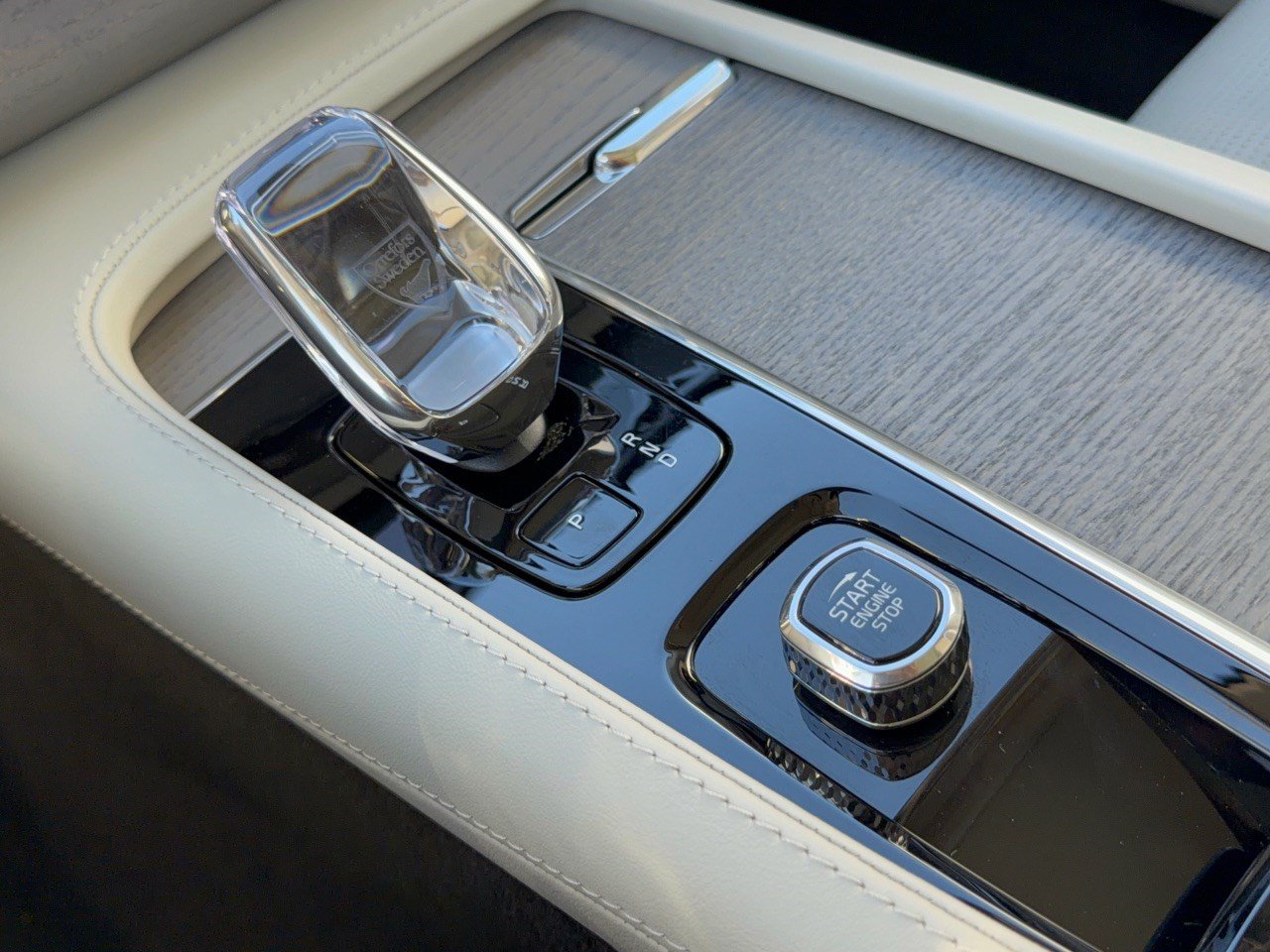 Certified 2025 Volvo XC90 T8 Ultra w/ Lounge Package AWD/4WD image 21