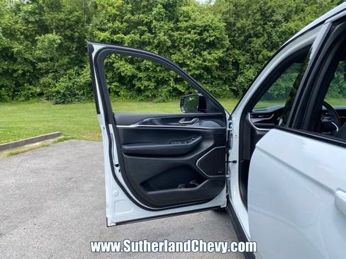 Used 2024 Jeep Grand Cherokee Trailhawk w/ Luxury Tech Group III AWD/4WD image 16