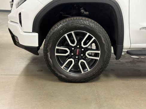 Used 2026 GMC Sierra 1500 AT4 w/ AT4 Premium Package AWD/4WD image 11