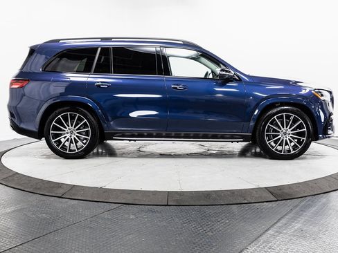 Used 2025 Mercedes-Benz GLS 580 4MATIC image 38