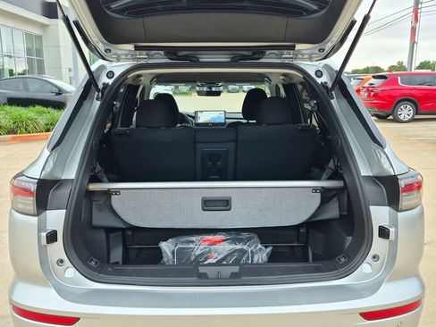 New 2026 Mitsubishi Outlander ES FWD image 33