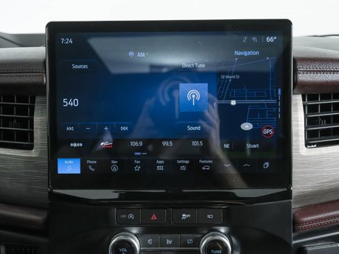 Used 2024 Ford Expedition Limited image 28