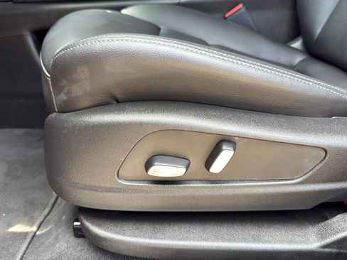 Used 2024 Cadillac XT5 Luxury FWD image 14