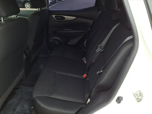 Used 2019 Nissan Rogue Sport S image 24