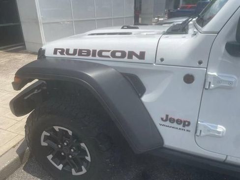 Used 2025 Jeep Wrangler Unlimited Rubicon w/ Safety Group AWD/4WD image 13