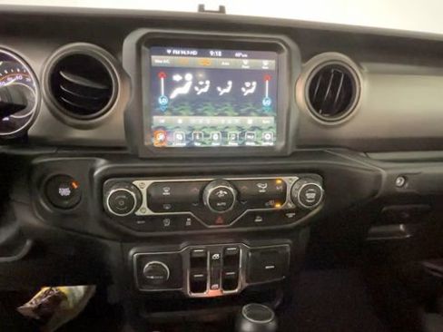 Used 2022 Jeep Gladiator Sport AWD/4WD image 32