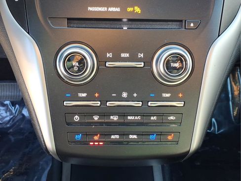 Used 2019 Lincoln MKC Reserve image 9