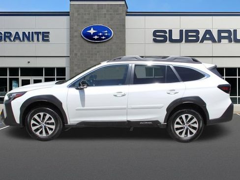 Used 2023 Subaru Outback Premium AWD/4WD image 7