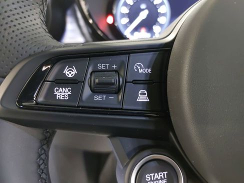 New 2025 Alfa Romeo Tonale w/ Premium Package image 18